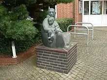 Denkmal Mutter und Kind von Martin Irwahn (1979)