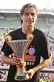 Kapitän Jocelyn Blanchard mit dem Pokal
