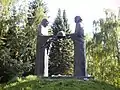 Denkmal Trauernde Mütter für die in den Tscheljabinsker Lazaretten gestorbenen Soldaten (1975 mit E. E. Golownizkaja und den Architekten J. P. Danilow und I. W. Taladai), Tscheljabinsk
