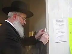 Anbringung einer Mesusa