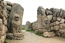 Löwenskulpturen außen