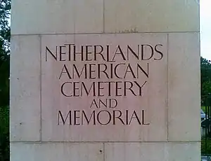 Einfahrt zum Soldatenfriedhof (Netherlands American Cemetery and Memorial)