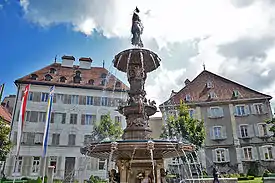 Die Fontaine Monumentale (1888) von La Chaux-de-Fonds entsprach den Ambitionen der Stadt gegen Ende des 19. Jahrhunderts nach einer «monumentalen» Urbanisierung gemäss Pariser Vorbild