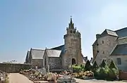 Dorfkirche Saint-Pierre und Friedhof
