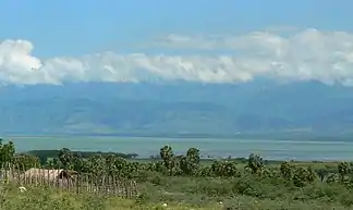 Die Gebirgskette nördlich des Lago Enriquillo