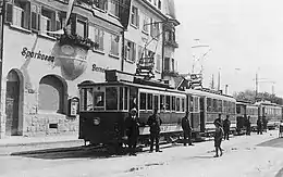 Trams beim Heerbruggerhof in Heerbrugg. Von vorne nach hinten: Ce 2/2 5, Ce 2/4 40, ein Anhänger, Ce 2/4 20