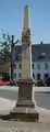 Distanzsäule am Markt