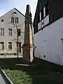Distanzsäule an der B7 Richtung Rochlitz (Rochlitzer Porphyr)