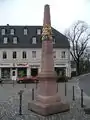 Nachbildung der kursächsischen Distanzsäule aus Rochlitzer Porphyr