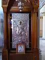 Altar mit dem hl. Minas als Ikone im Silberoklad