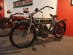 NSU (1911) mit Hinterradschwinge mit Zentralfeder