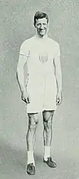 Platt Adams, Sieger im Standhochsprung, gewann die&nbsp;Silbermedaille