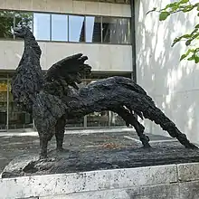 Skulptur, Coq, 1959. Innenhof Kollegiengebäude der Universität Basel von Fritz Bürgin (1917–2003) Bildhauer, Zeichner
