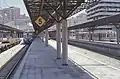 Schmalspurteil des Bahnhofs Cercanías (El Humedal) in Gijón, links ein Elektrotriebwagen der Baureihe 3500