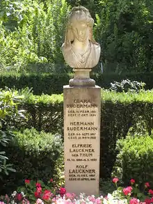 Die Grabstätte der Sudermanns auf dem Friedhof Grunewald.