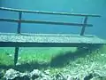 Brücke unter dem Wasserspiegel