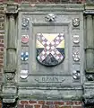 Wappenstein am Kastell Dussen