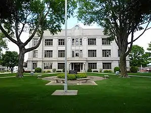 Das Chickasaw County Courthouse in New Hampton, gelistet im NRHP Nr. 81000228