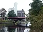 Föhrer Brücke 2010, im Hintergrund Westhafenspeicher