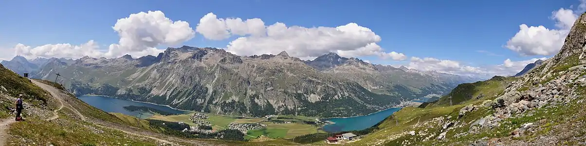 Die Lagrev-Gruppe, aufgenommen von Furtschellas über Segl Maria.