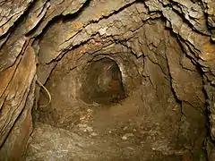 1916–1917 in den Felsen geschlagene Galerie (hier als Beispiel im Fort du Salbert des Festen Platzes Belfort)