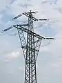 An diesem C1-Abspannmast im einkreisigen Abschnitt bei Leingarten sind die inneren Schrägverstrebungen nach unten umgesetzt worden.