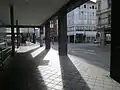 Arkaden mit Blick auf die Kreuzung von Karcher- und Passagestraße (2015)