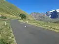 Blick auf die Passstraße im Anstieg von Bonneval-sur-Arc 8 km vor dem Gipfel in 2150&nbsp;m Höhe