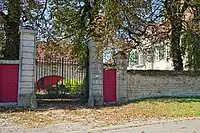Eingang zum Schloss Amblans