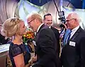Volker Wissing (rheinland-pfälzischer Weinbauminister, im Hintergrund) und Peter Bleser (parl. Staatssekretär)