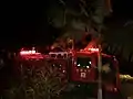 Ein Feuerwehrauto füllt in der Fazenda Algarve seine Wassertanks wieder auf