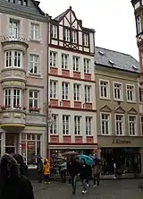 Wohn- und Geschäftshaus