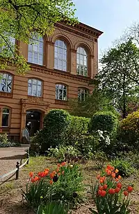 Hauptgebäude