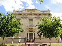 Kulturzentrum „Kadima“ mit Theater und Bibliothek