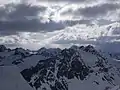 Blick vom Piz Tasna in die zentrale Silvretta mit Piz Buin (links) bis zum Augstenberg (rechts vorn)