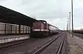 Nahverkehrszug im Bahnhof Niedergörne (1995)