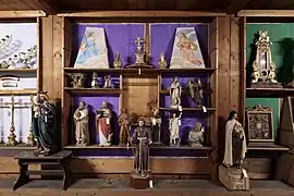 Im Schaulager ist alles, was im Kirchenestrich und in Nebenräumen der Pfarrkirche auffindbar war, 2019