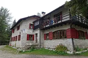Das Rifugio Mario Vazzoler mit dem 1936 errichteten Anbau