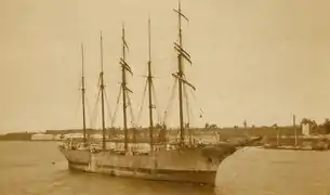 Fünfmastschoner Carl Vinnen auf dem Río de la Plata vor Anker (ca. 1930–31)