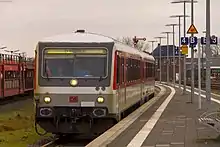 628 495