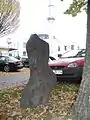 wenig geometrische Stele (2015)
