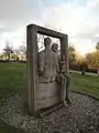 Joachim Jastram: Familie, Beton, 1972; Patientengarten