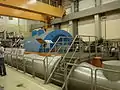 Turbinenhalle – rechts hinten ist eine zwecks Schulung geöffnete Niederdruckturbine