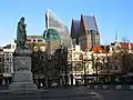 Het Plein, Ostseite, beim Regierungszentrum und „Generic City“