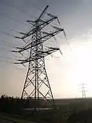 Abspannmast am Südufer. Die inneren Leiter der oberen Traverse waren hier noch ungenutzt und am Mast geerdet