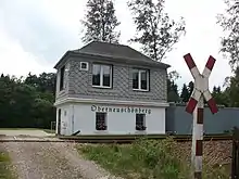Abzw Neuschönberg, Vorderseite des Stellwerks Oberneuschönberg (2017)