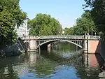 Die Admiralbrücke am Landwehrkanal ist ein beliebter Treffpunkt zum Verweilen
