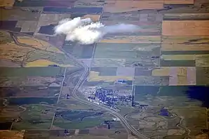 Luftbild von Milk River mit dem Alberta Highway 4