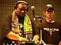 Afrika Bambaataa (li.)