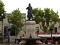 Statue Ludwigs IX. in dem von ihm 1248 angelegten ehemaligen Mittelmeer-Hafen Aigues-Mortes